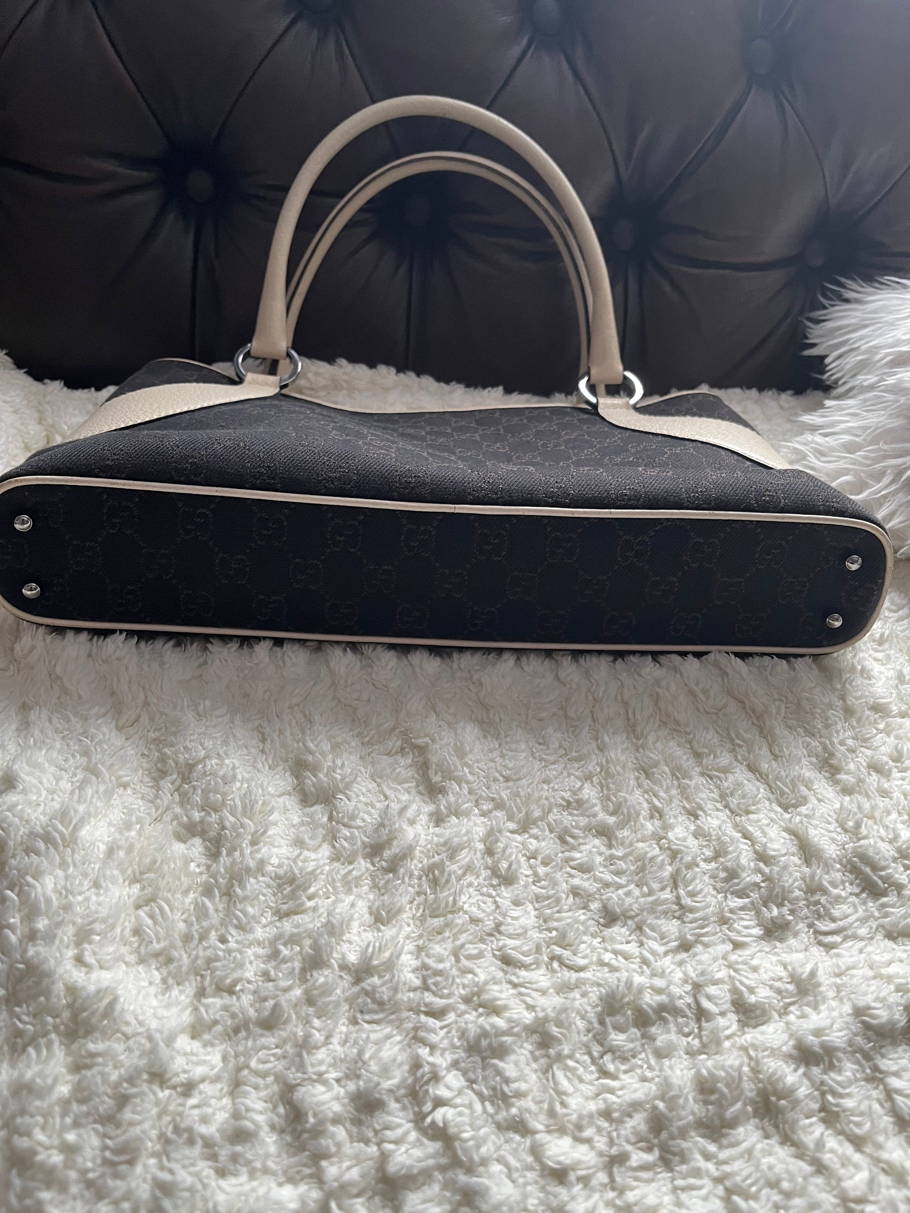 Sac Gucci en toile GG