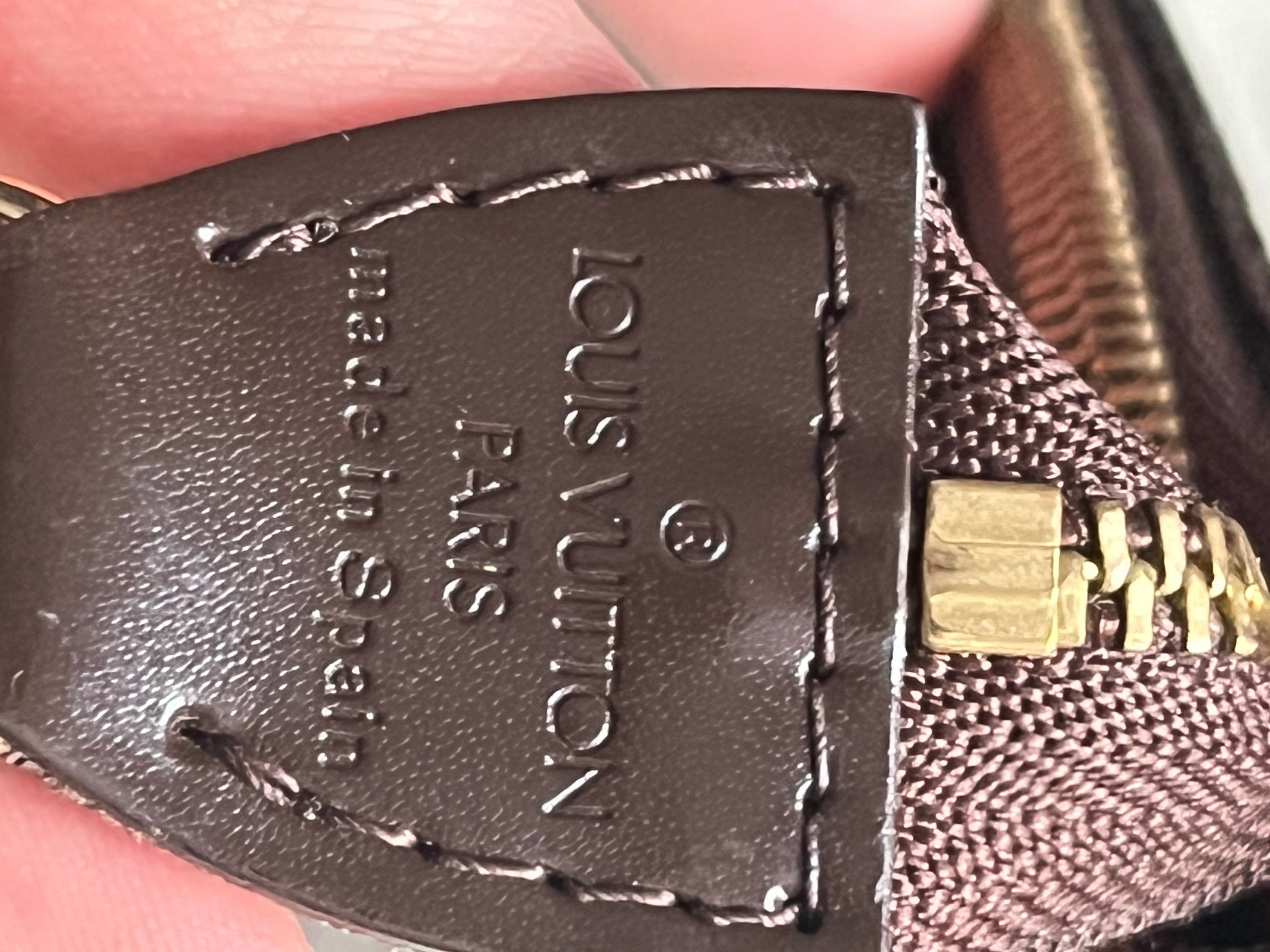 Sac Louis Vuitton pochette accessoire en damier ébène