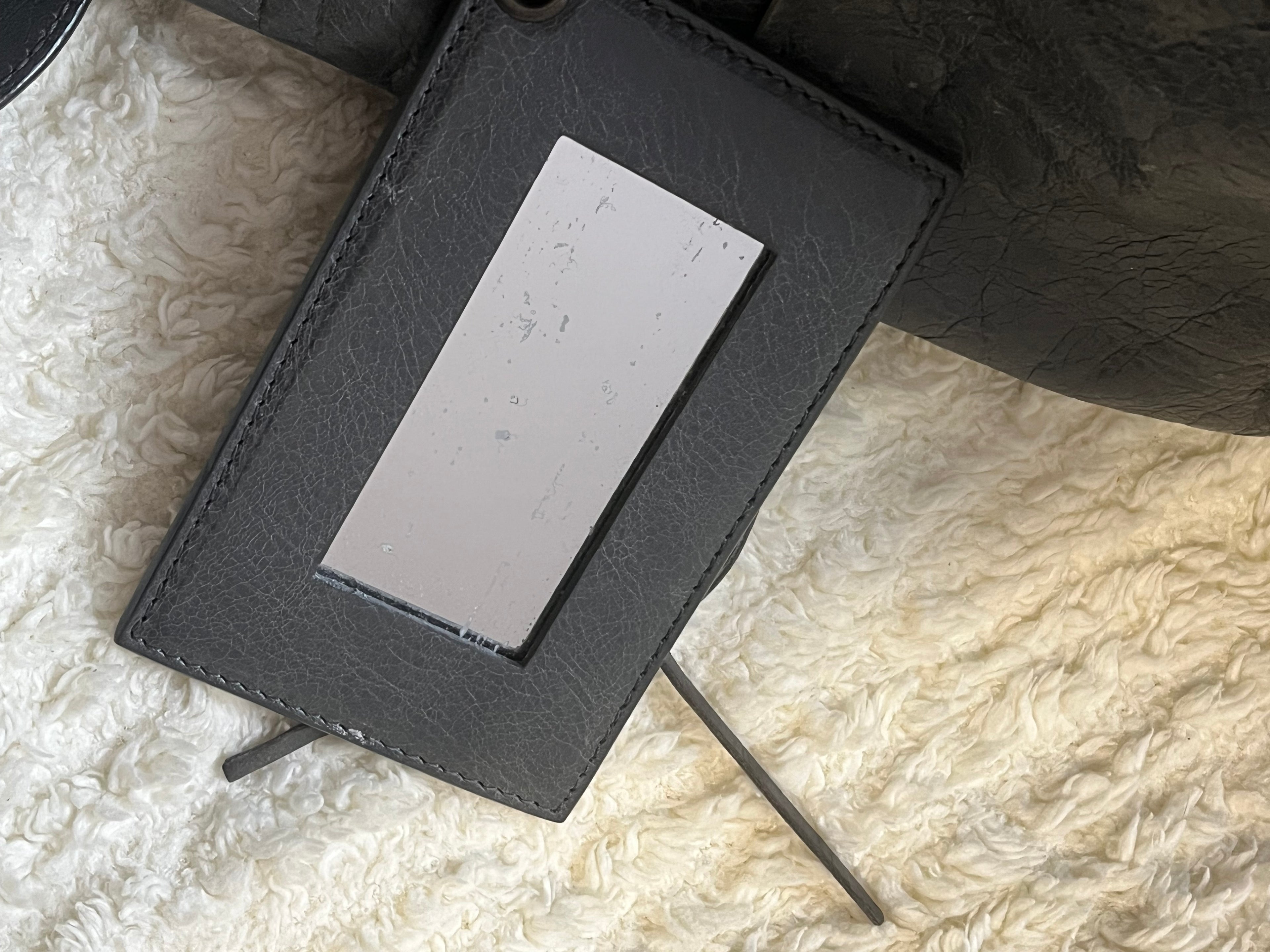 Sac balenciaga city en cuir gris