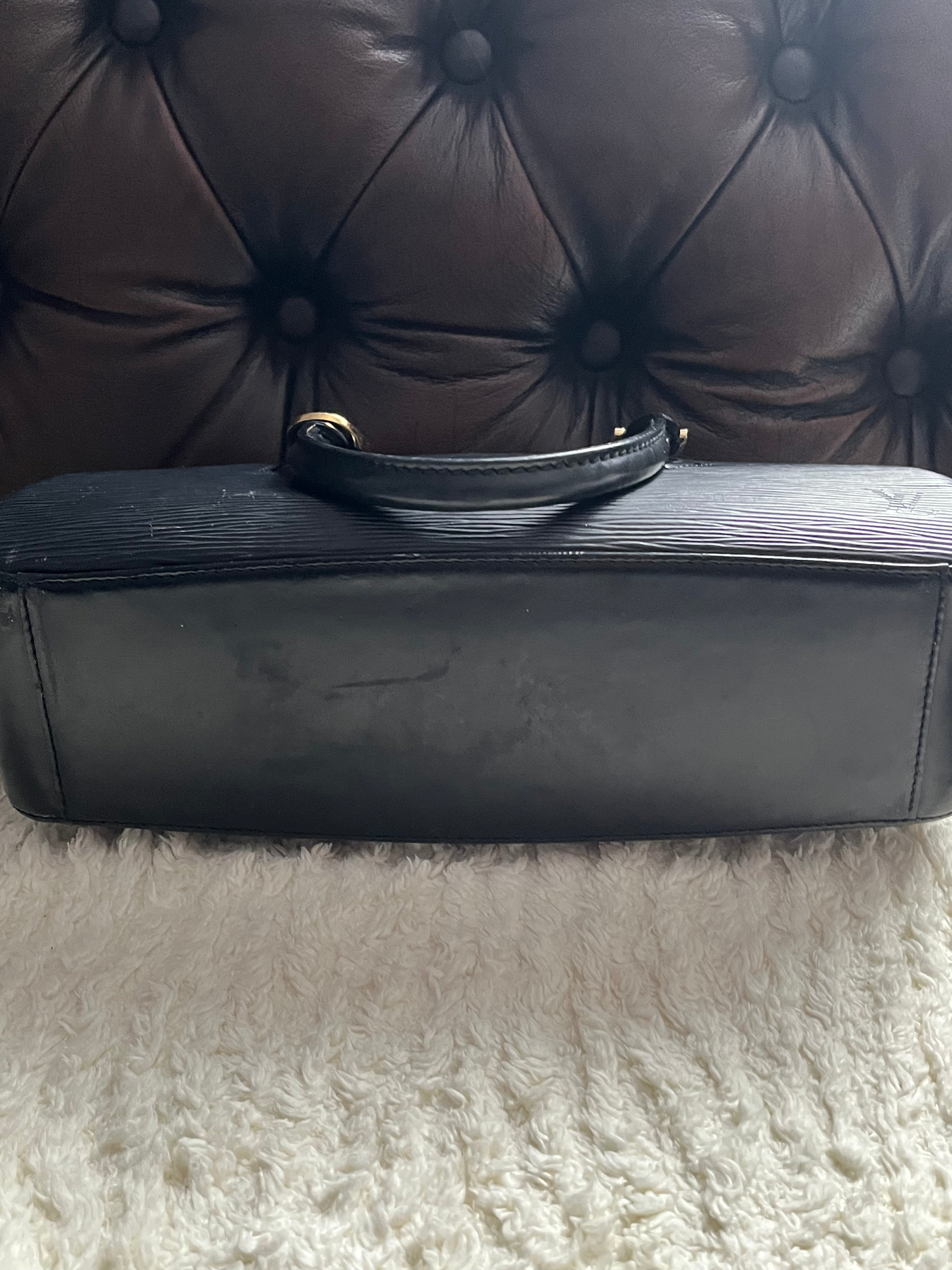 Sac Louis Vuitton jasmin en cuir épi Noir
