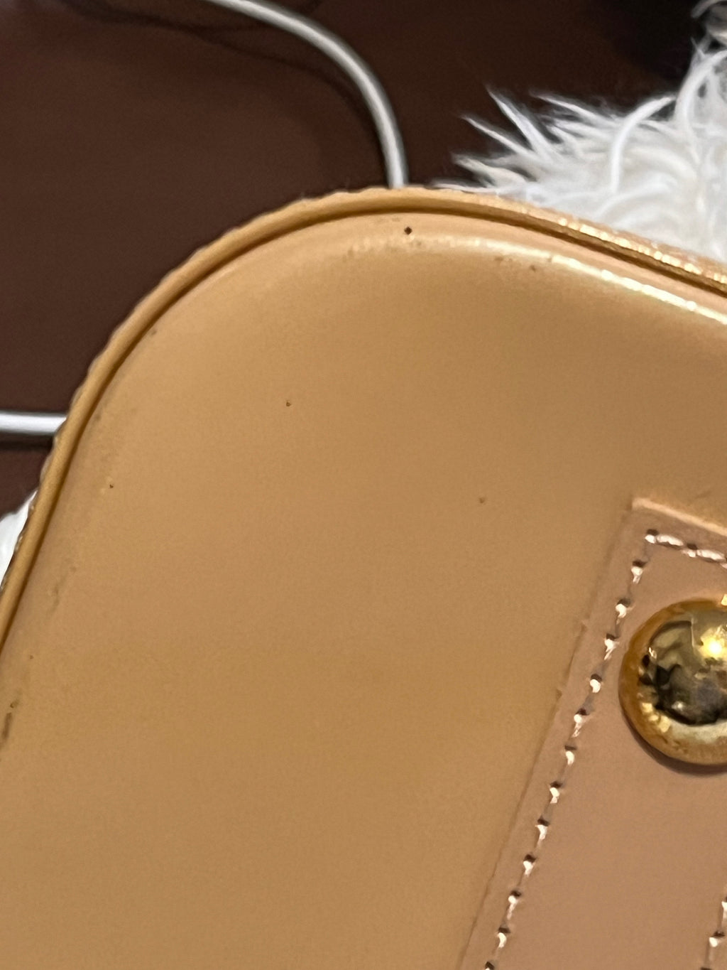 Sac Louis Vuitton alma en cuir verni