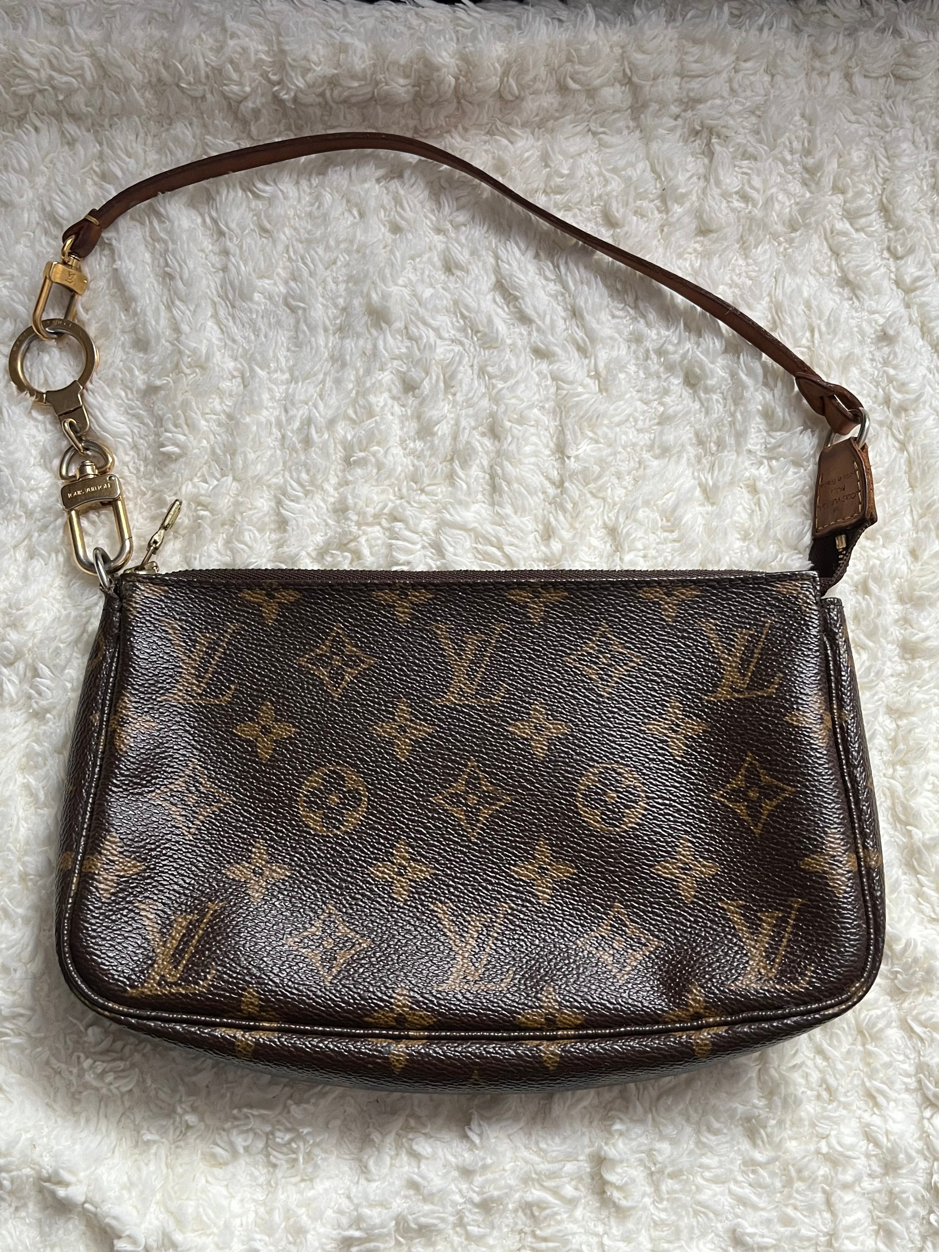 Louis Vuitton pochette accessoire