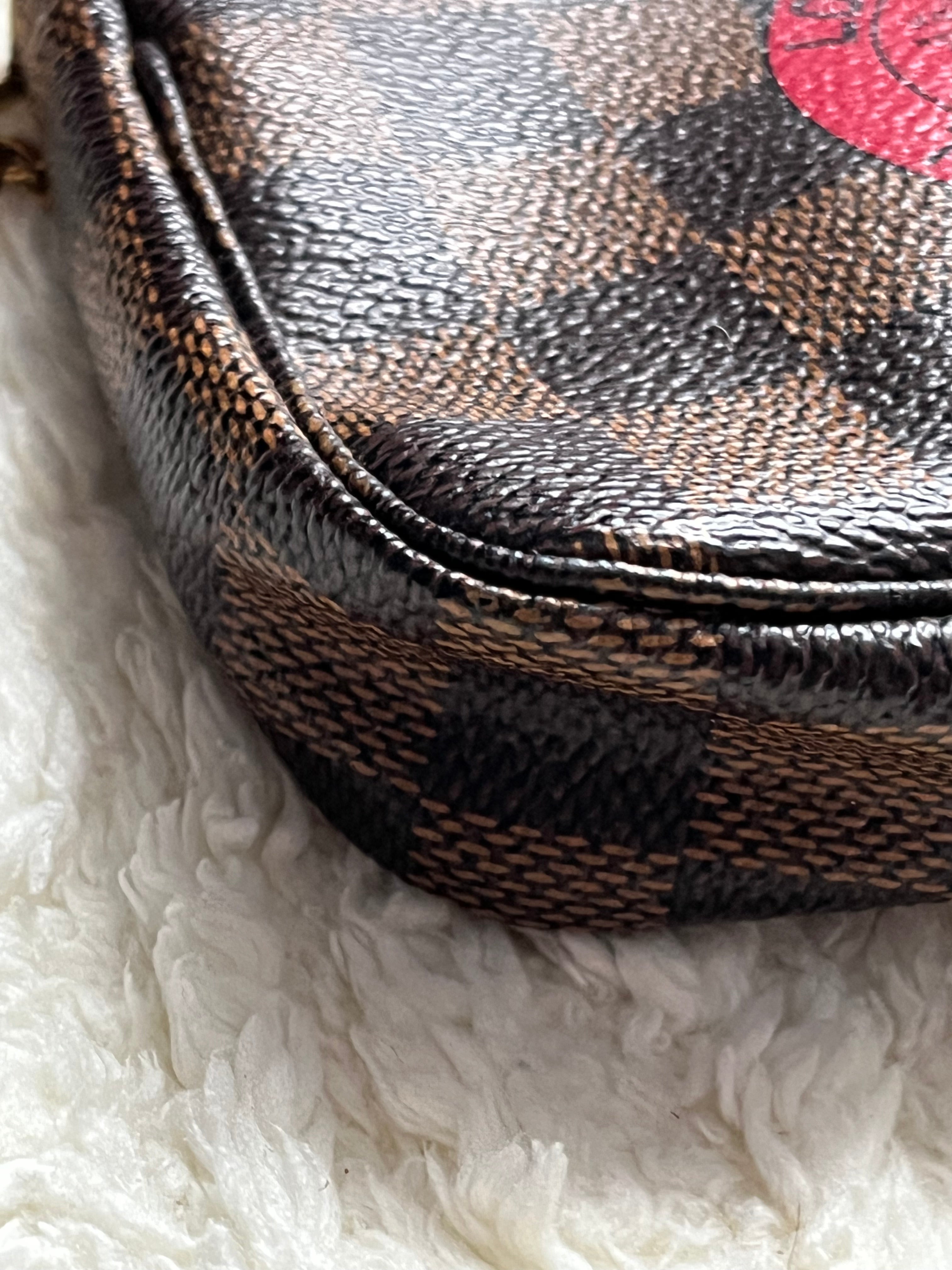 Mini Pochette accessoire Louis Vuitton édition limité