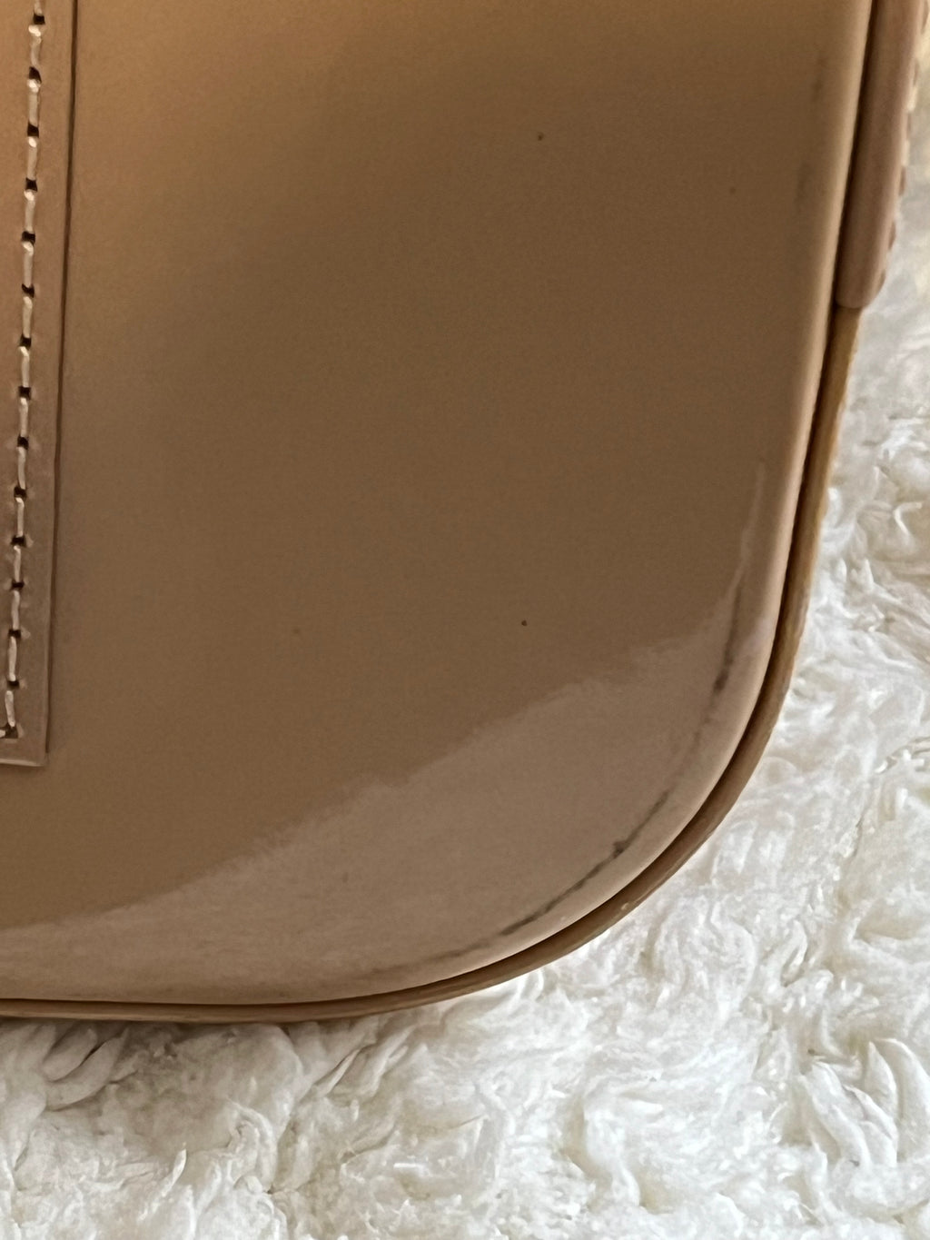 Sac Louis Vuitton alma en cuir verni