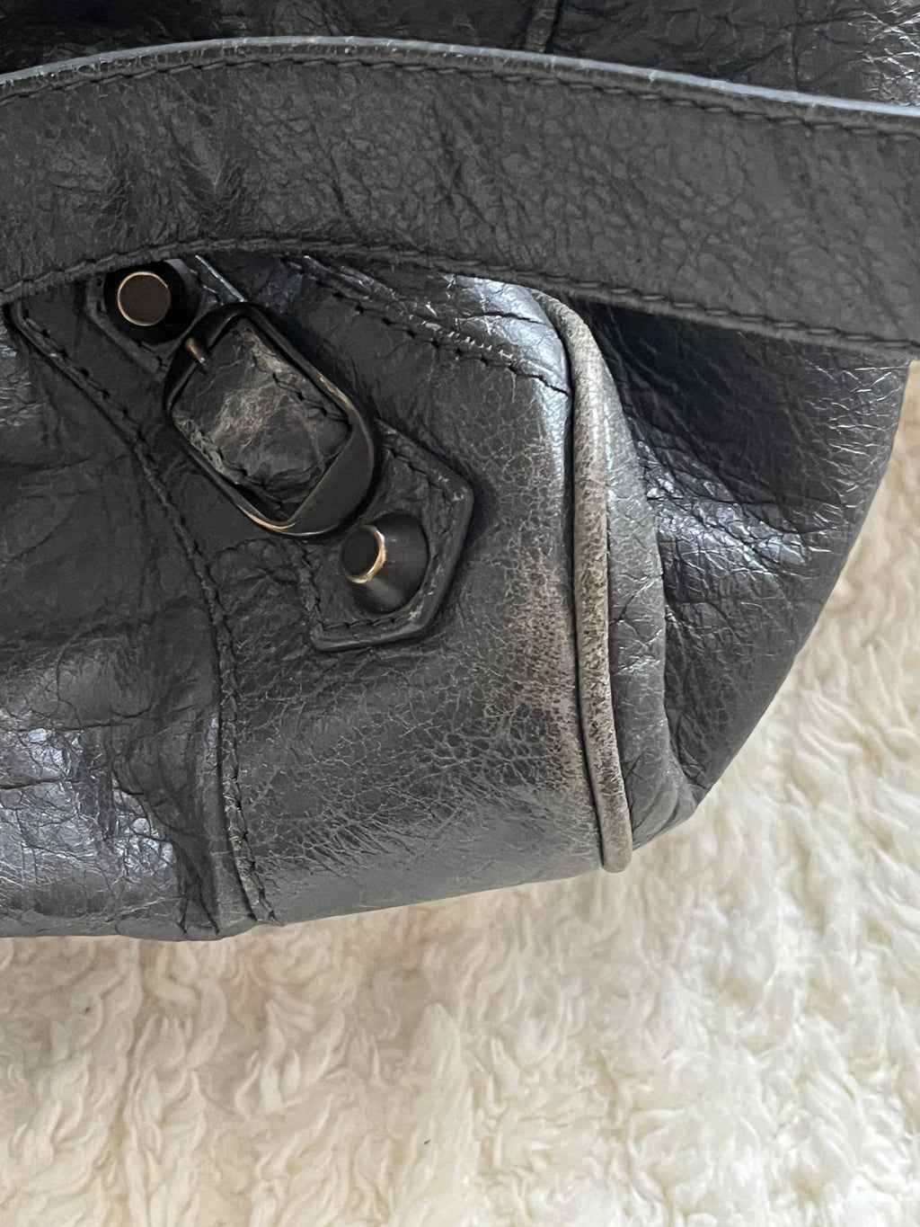 Sac balenciaga city en cuir gris