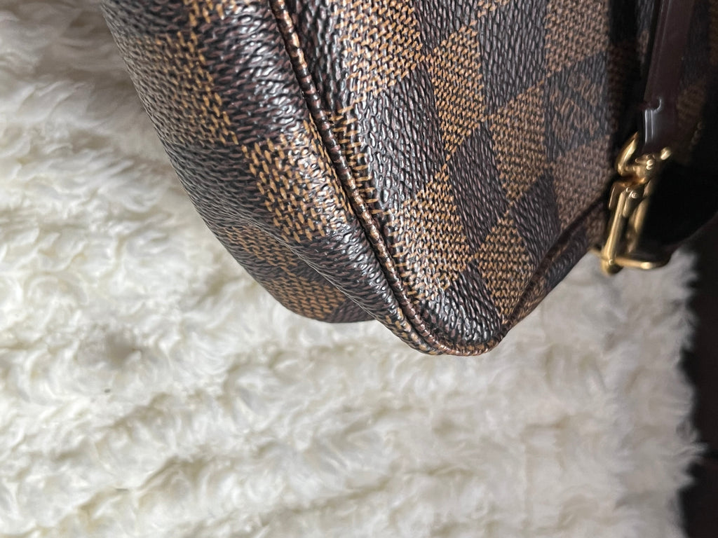 Sac Louis Vuitton pochette accessoire en damier ébène