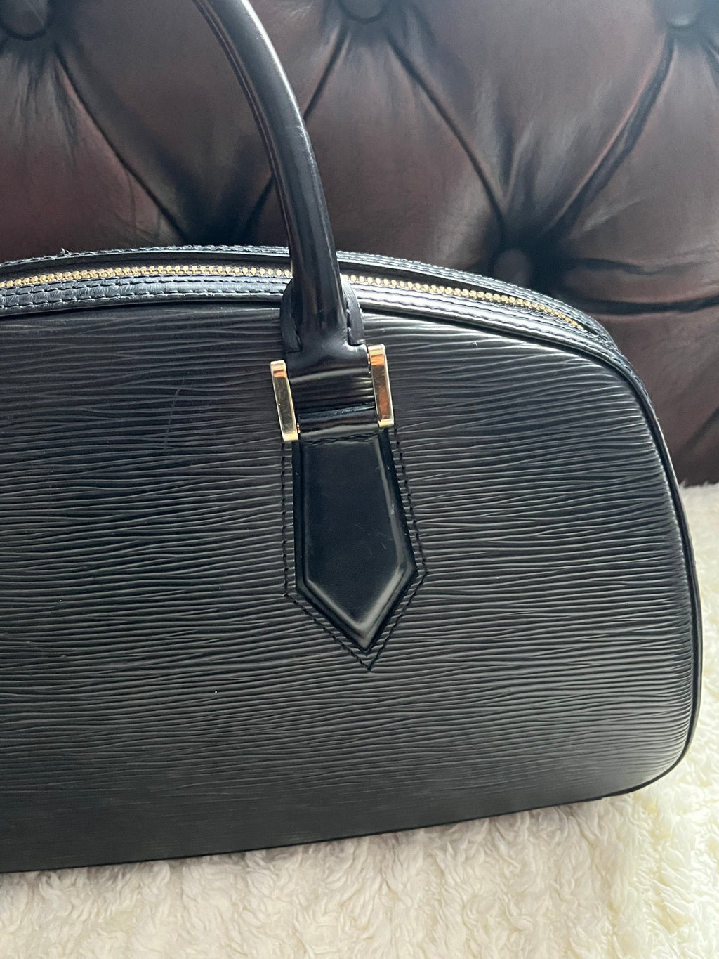 Sac Louis Vuitton jasmin en cuir épi Noir