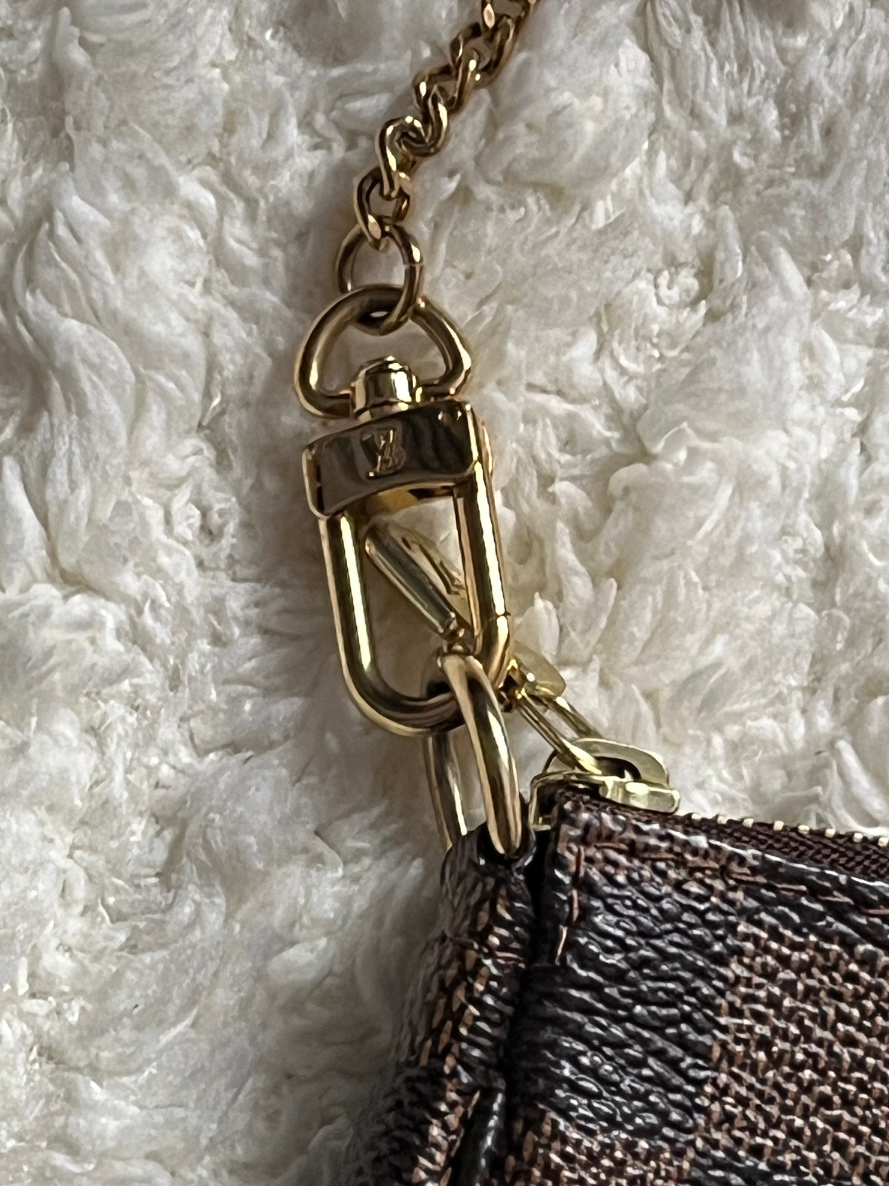 Mini Pochette accessoire Louis Vuitton édition limité